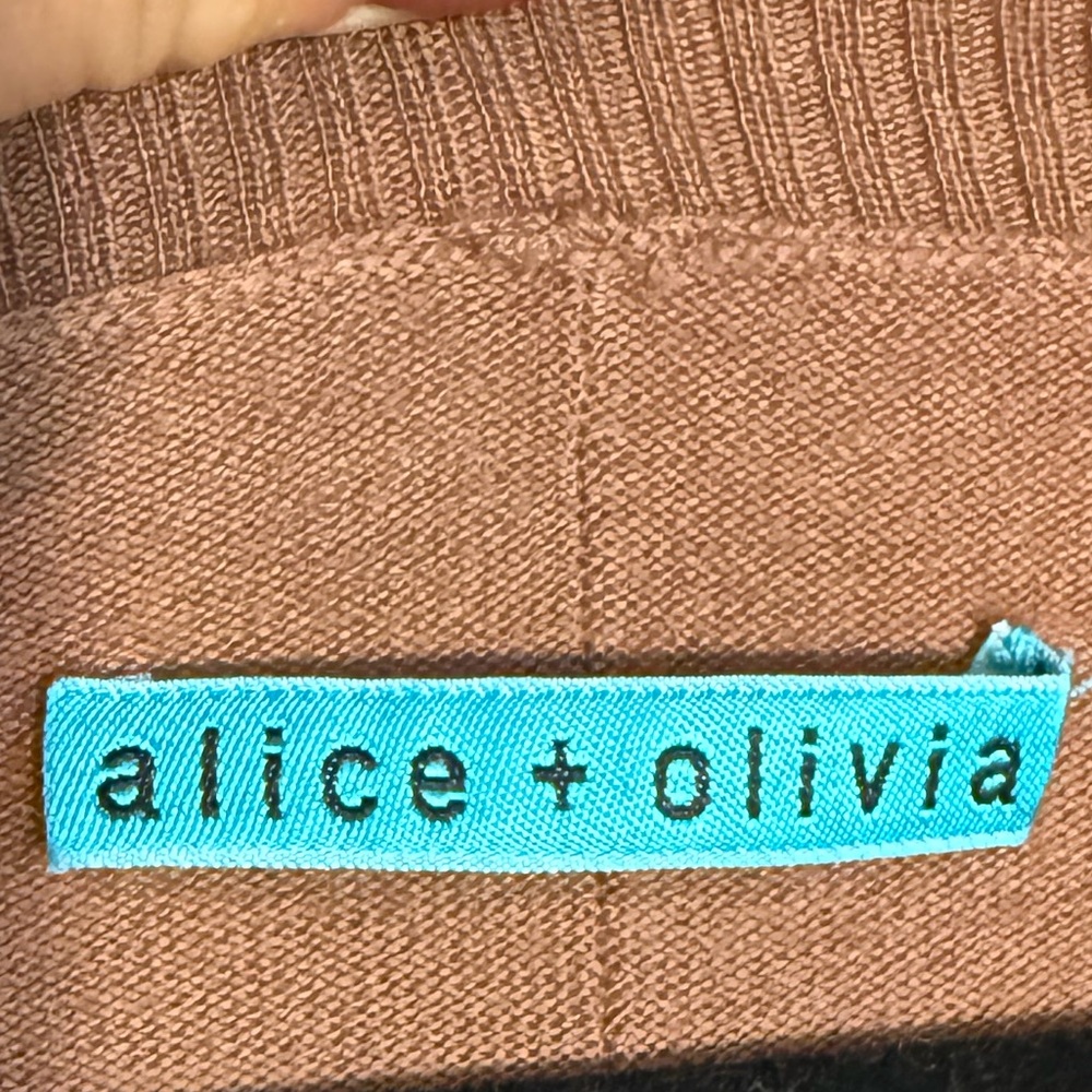 Alice + Olivia Brown Cashmere Blend Sweater (Size est.: Small/Medium) - Picture 3 of 5